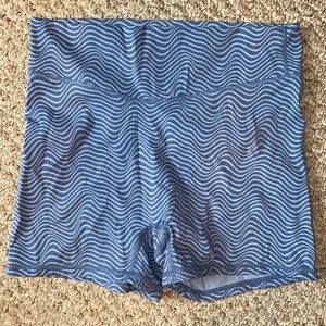Balance athletica shorts size large